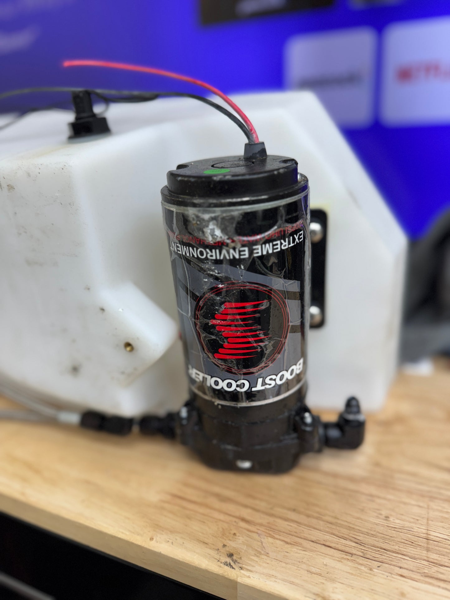 F8x - M3/M4 - BMS 3 gallon stealth water/methanol injection with 300psi pump